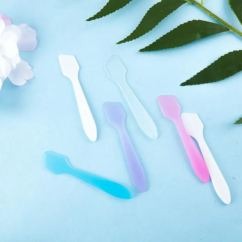 100 Pcs Beauty Makeup Sticks Mud Mixing Disposable Tools Facial Mask Stick Cosmetic Spatula Crescent Spoon DIY Face Mask Spoon