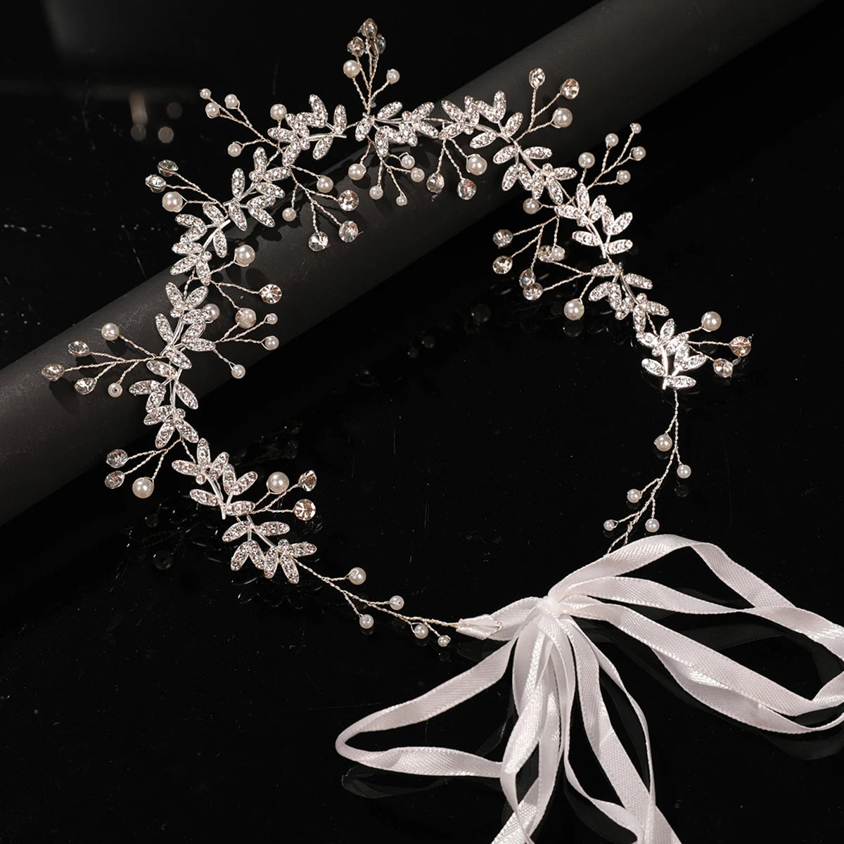 1 Piece of Hot-Selling Bridal Wedding Headbands in Europe and America, with Bead-Shaped Soft Chain Handmade Crystal Pearl Headband