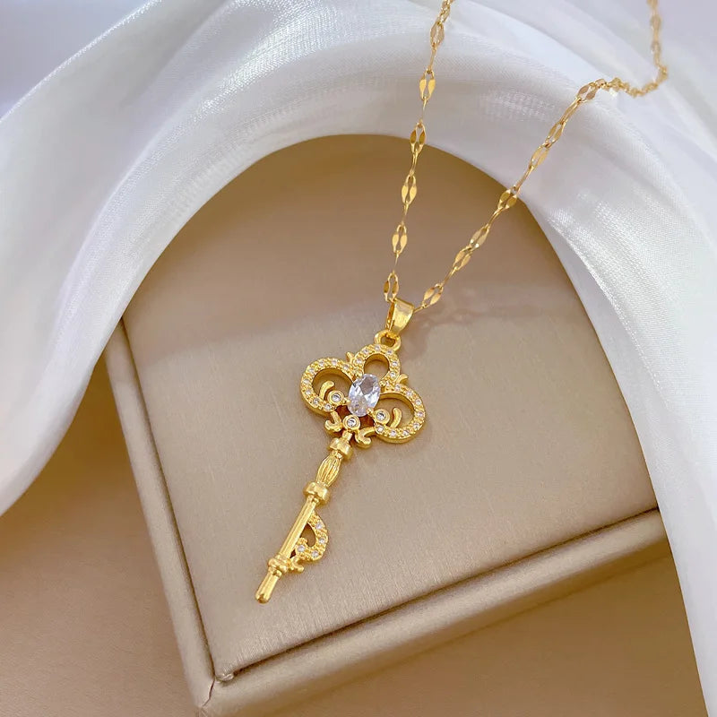 Titanium Steel Antique Key Necklace Luxury Elegant Lucky Women's Versatile Collarbone Chain Jewelry