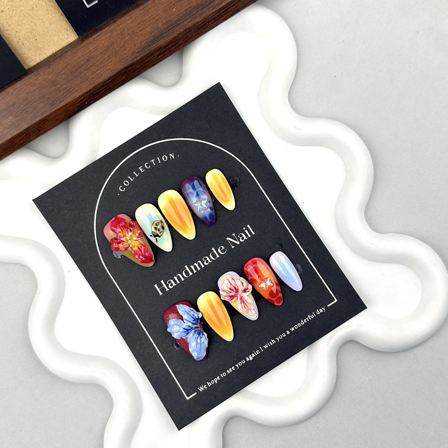 Handmade Press on Nails Hand Carved Petals Design False Nails Full Cover Wearable Ins Fashion Colorful Almond Fake Nail Tips