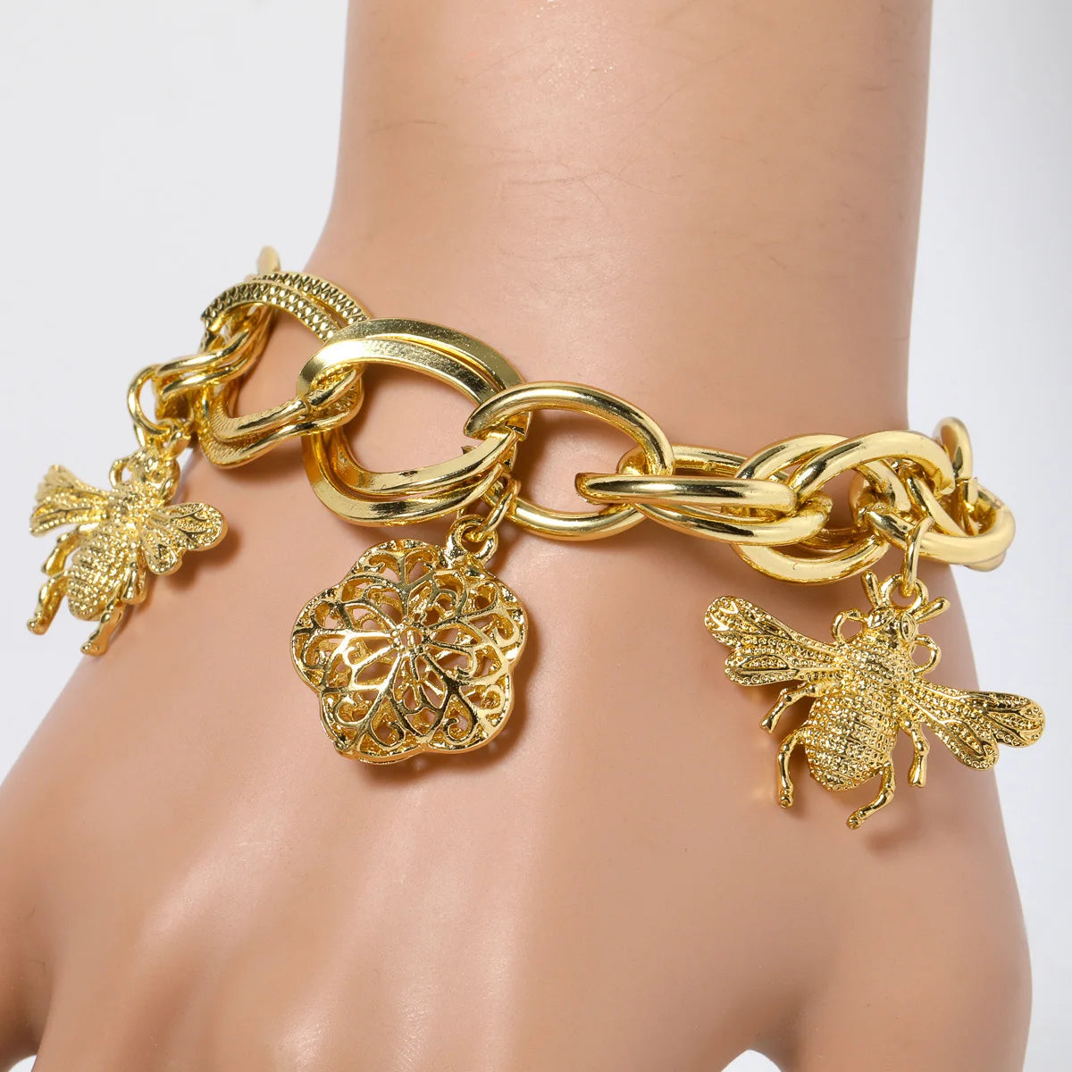 Sunny Jewelry Fashion Gold Plated Charm Bracelets For Women Hand Chains Link Chain Bee & Flower Pendants Bracelet Party Gifts