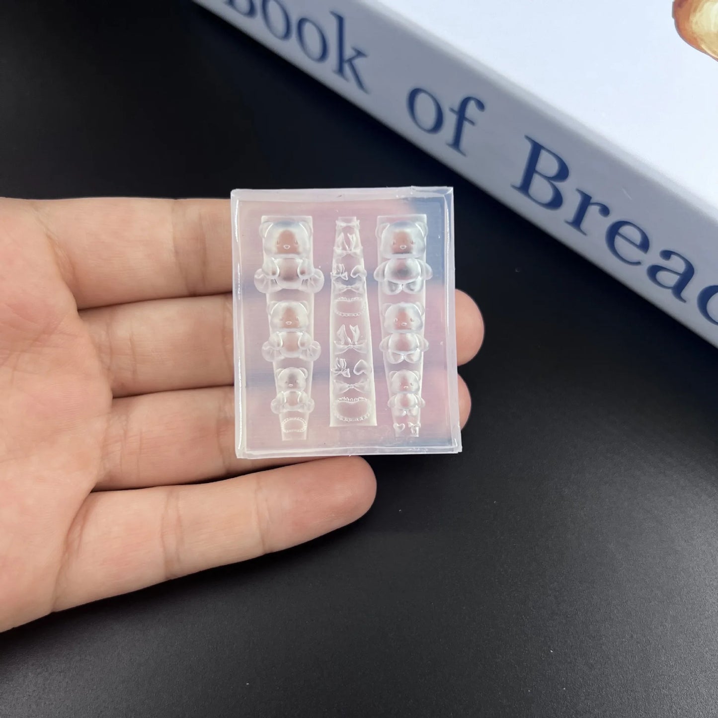 New 1PCS Devil's Flower Nail Art Mold 3D Carving Curved Lily Flower Transparent Nail Art Decorations DIY Silicone Template