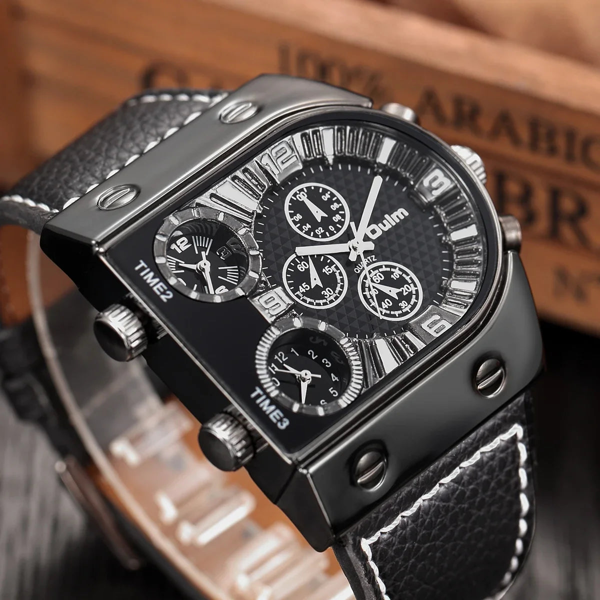 Oulm 9315 Men's Three Time Zone Watch Casual Leather Strap Wristwatch Unique Design Outdoor Sports Male Clock Watches