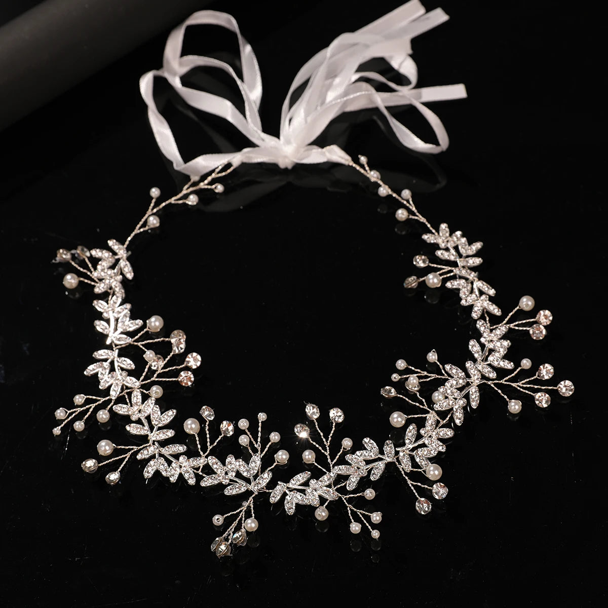 1 Piece of Hot-Selling Bridal Wedding Headbands in Europe and America, with Bead-Shaped Soft Chain Handmade Crystal Pearl Headband