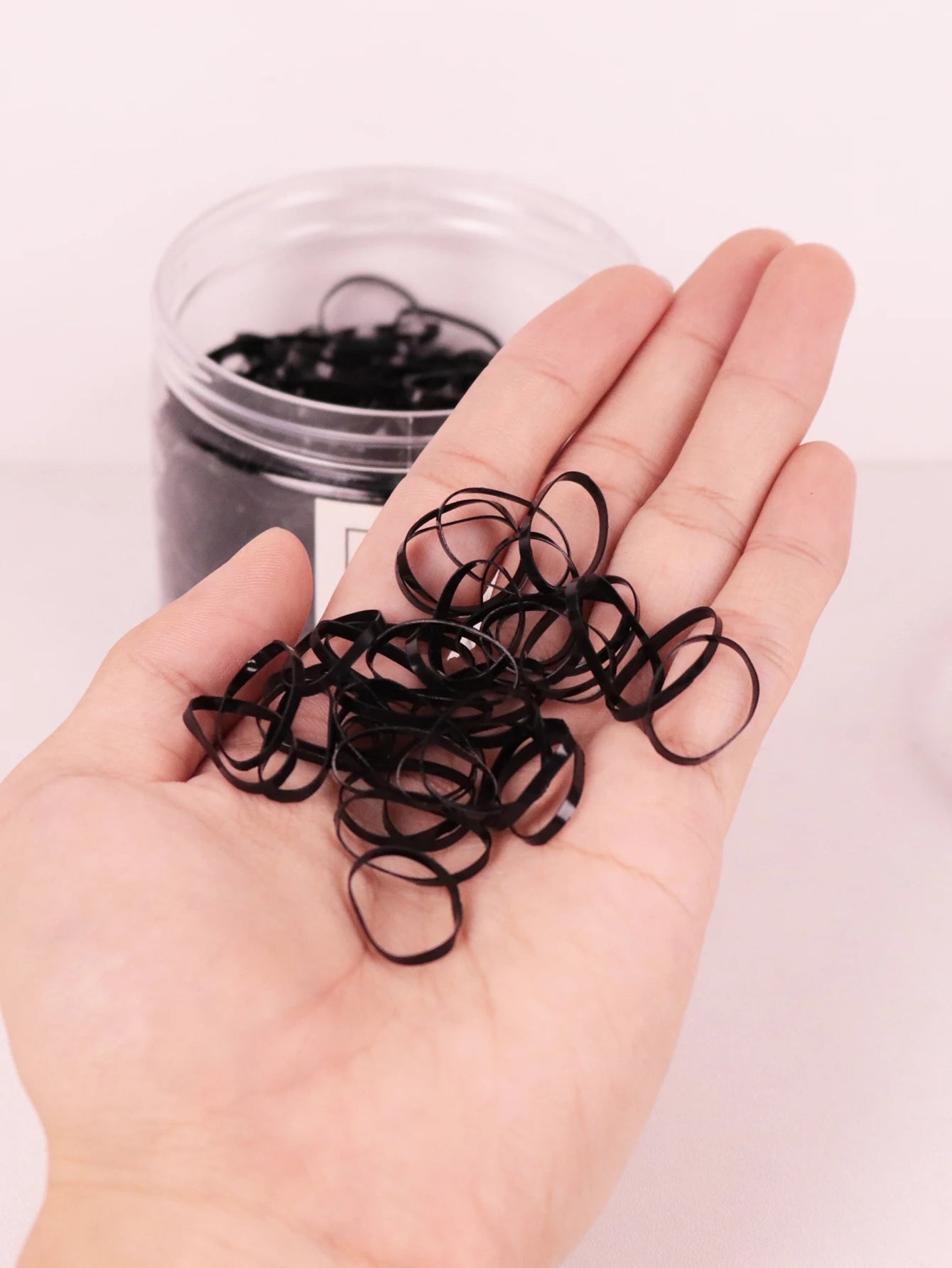 500pcs black elastic rubber bands for hair salon tools with ponytail hairstyle and small braid design Special for real hair wigs