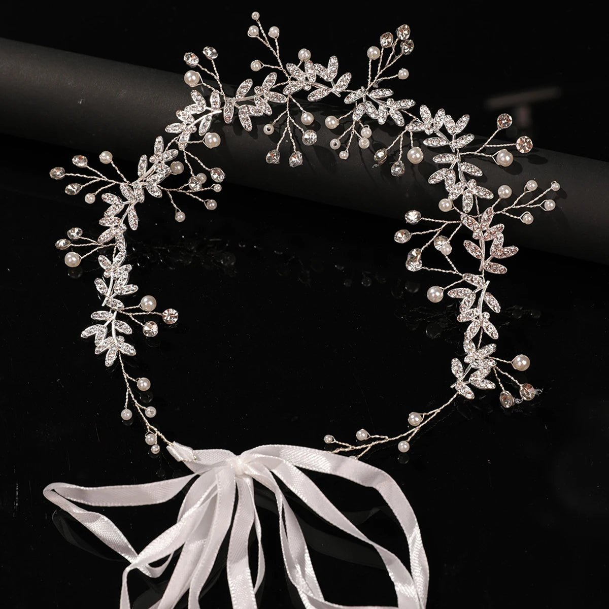 1 Piece of Hot-Selling Bridal Wedding Headbands in Europe and America, with Bead-Shaped Soft Chain Handmade Crystal Pearl Headband