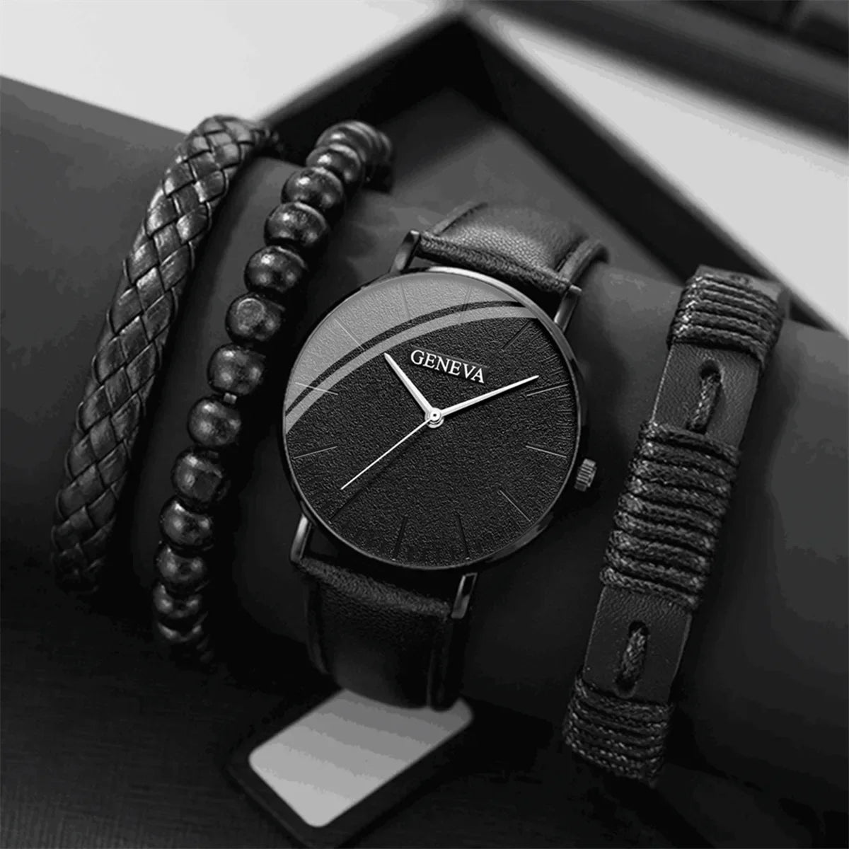 4pcs Men Watch Set with Bracelet Jewelry Business Quartz Watch Casual Bracelet Watch Set Men Sports Trend Wristwatches